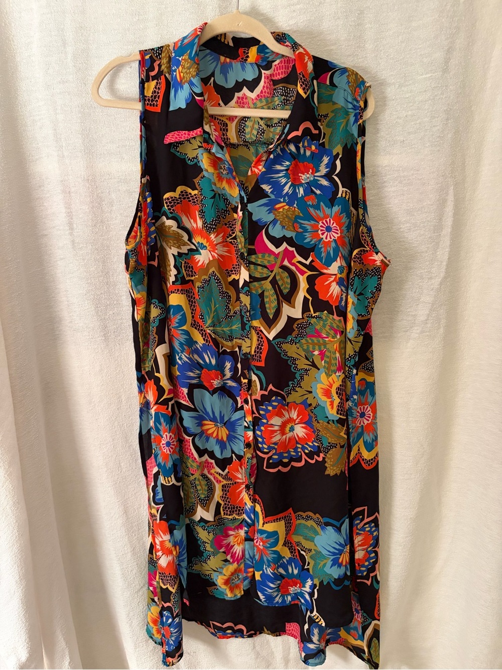 Floral Sleeveless Button-Front Tunic Top - Black Multicolor